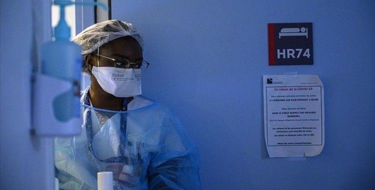 Fransız hekimlerden hükümetin Kovid-19 ile mücadele planı doktorları 'hasta seçmeye zorluyor' uyarısı