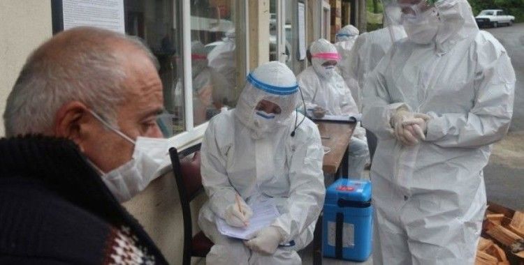 Doktorlar Karadeniz’deki vaka artışının nedenlerini anlattı: Aşı tereddüdü ve temaslıları gizleme