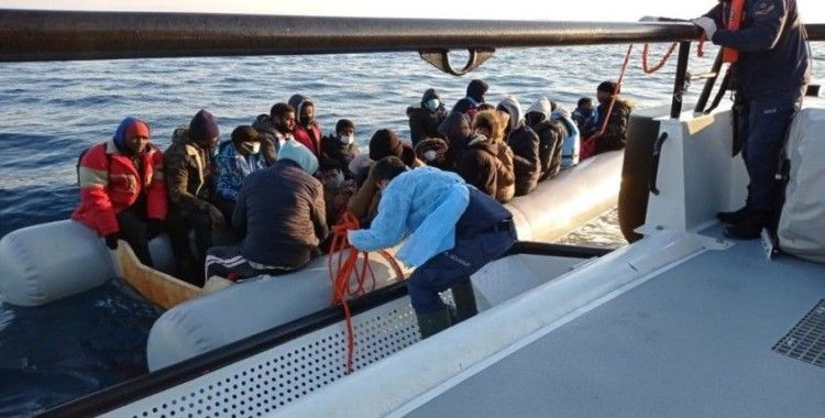 Ayvalık'ta 36 mülteci kurtarıldı
