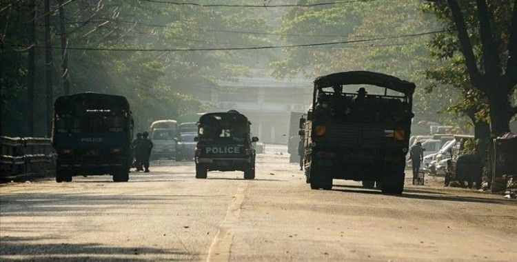 Myanmar'da 3 etnik silahlı grup, cuntayı 'ateşkesi bitirmekle' tehdit etti