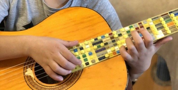 ABD'de ödül alan Lego gitar fikri 10 yaşındaki Atlas'tan çıkmış