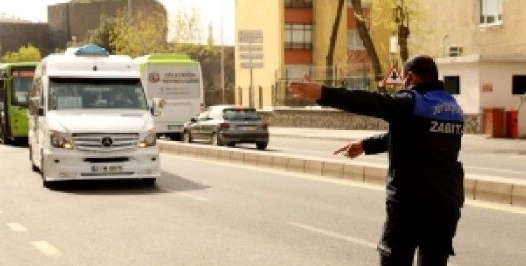 Diyarbakır Büyükşehir Belediyesi, zabıta ekiplerinde  toplu taşıma şoförlerine salgın uyarısı