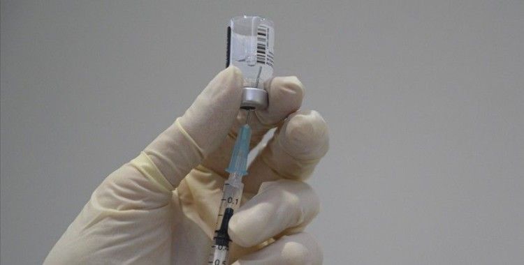 Japon tıbbi malzeme üreticisi Terumo, Pfizer'ın Kovid-19 aşı şişesinden 7 doz çekecek şırınga üretti