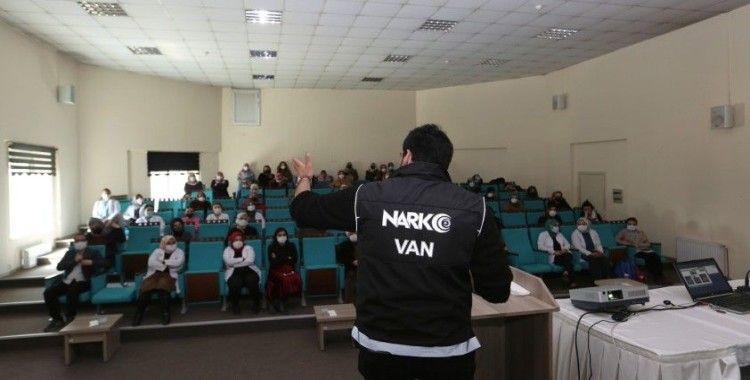 Van Büyükşehir Belediyesi kadınlara uyuşturucu ile mücadele semineri verdi