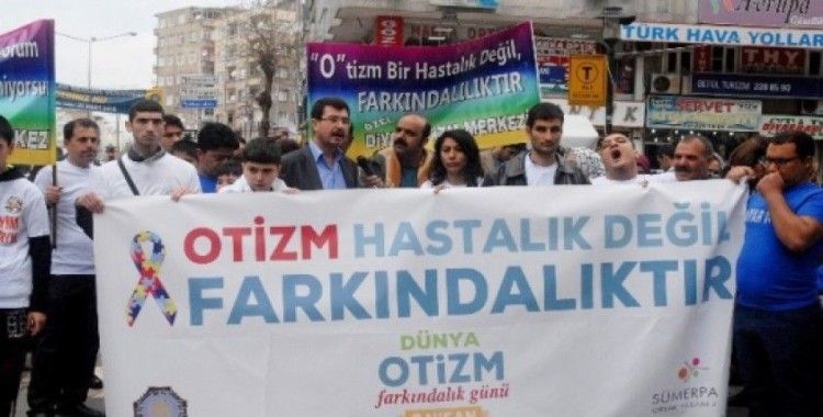 Diyarbakır'da Dünya Otizm Farkındalık Günü yürüyüşü yapıldı