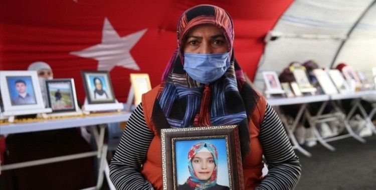 Diyarbakır annelerinden Fatma Akkuş: Sizden kalem aldılar, silah verdiler