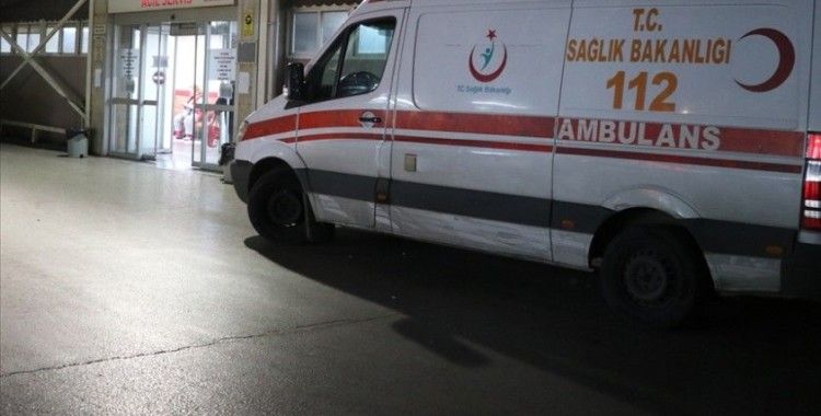 İzmir Sağlık Müdürlüğü 'yatak bulunmaması nedeniyle bir hastanın yaşamını yitirdiği' iddiasını yalanladı