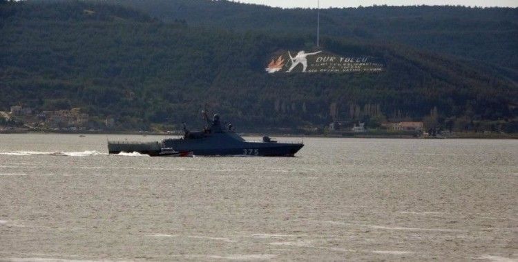 Rus savaş gemisi 'Dmitry Rogachev' Çanakkale Boğazı'ndan geçti