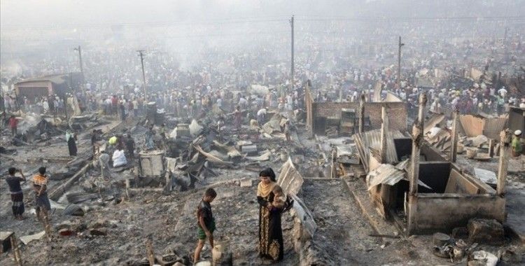 Bangladeş'te Arakanlı Müslümanların kaldığı kamp yakınındaki pazar yerinde yangın: 3 ölü