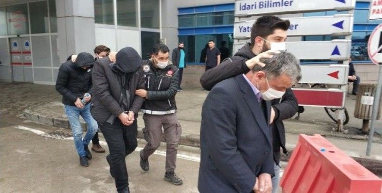 Samsun'da uyuşturucu ticaretinden gözaltına alınan 5 zanlı adliyede