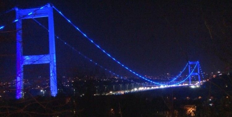 Fatih Sultan Mehmet Köprüsü "Dünya Otizm Farkındalık" gününde maviye büründü