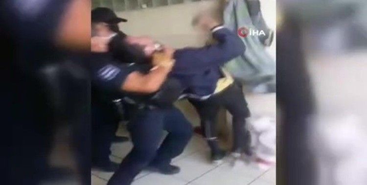 Meksika’da polis şiddeti: Gözaltına almak istediği adamın boğazını sıktı