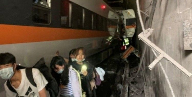 Tayvan'daki tren kazasında hayatını kaybedenlerin sayısı 41'e yükseldi