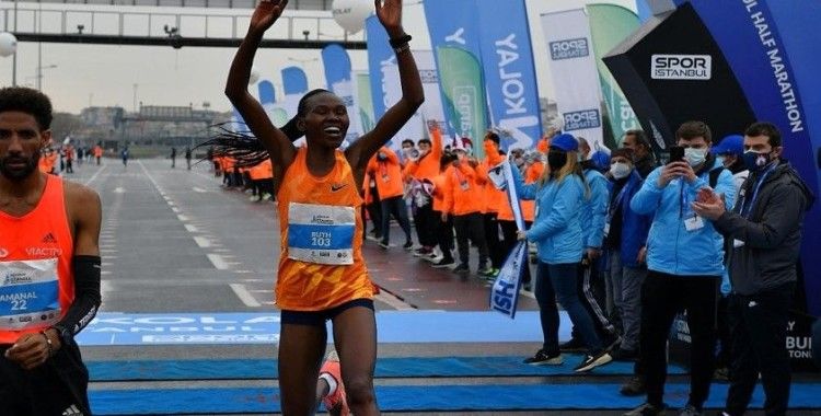 İstanbul Yarı Maratonu’nda Kenyalı atlet Ruth Chepngetich, Dünya Rekoru kırarak şampiyon oldu