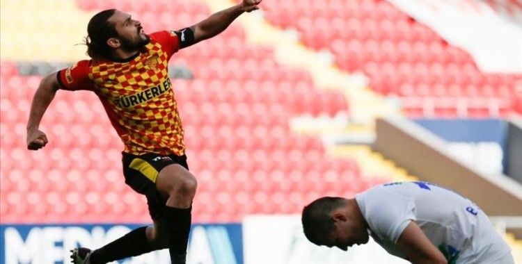 Göztepe Çaykur Rizespor'u 2 golle geçti
