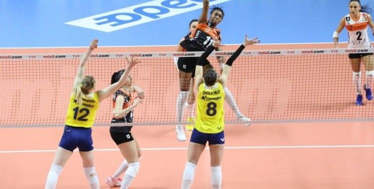 Sultanlar Ligi: Fenerbahçe Opet: 3 - Eczacıbaşı VitrA: 2