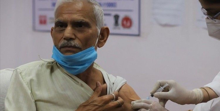 Hindistan'da günlük Kovid-19 vaka sayısı salgının başından bu yana en yüksek düzeye ulaştı
