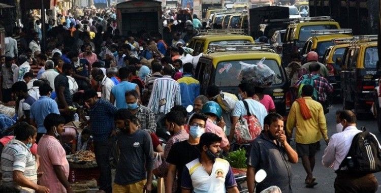 Hindistan'da Kovid-19 salgının başından bu yana en yüksek günlük vaka sayısı tespit edildi