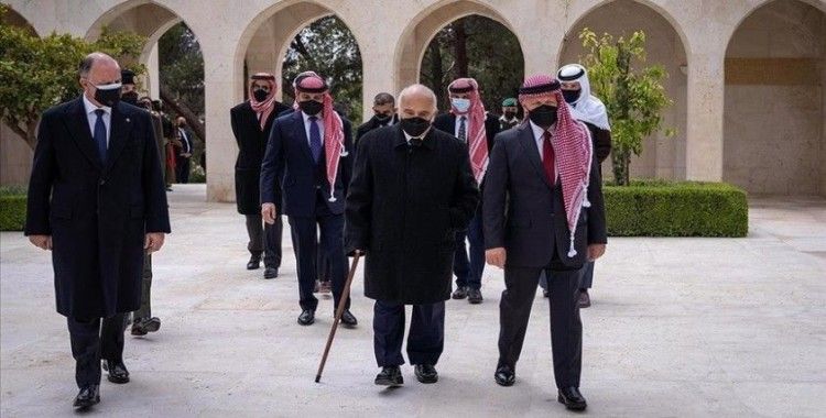 Ürdün'de 'darbe girişimiyle' suçlanan Prens Hamza ilk kez Kral Abdullah'la görüntülendi