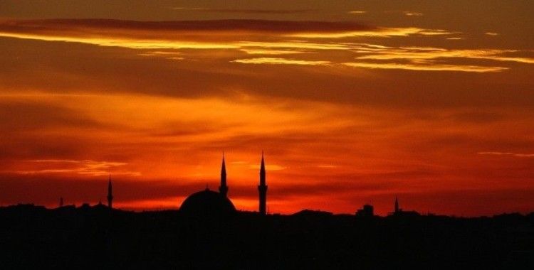 Suudi Arabistan, Mısır ve Irak'ta Ramazan'ın ilk günü Salı