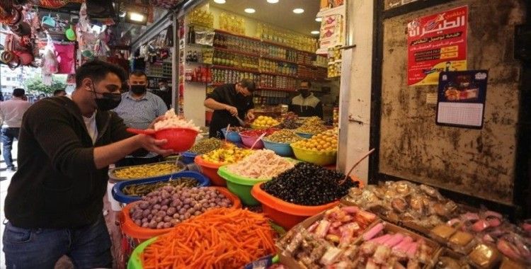 Gazze, ramazana İsrail ablukasının yol açtığı ekonomik sorunlar ve pandemi gölgesinde hazırlanıyor