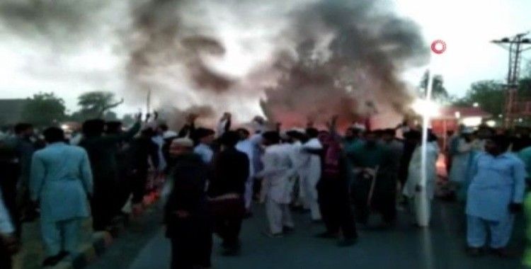 Pakistan’da Tahrik-i Lebbeyk Pakistan Partisi destekçileri sokağa indi, çıkan olaylarda 1 kişi öldü