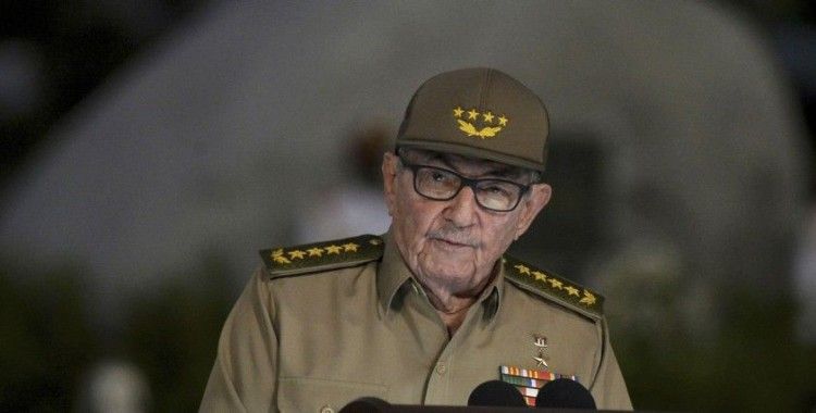 Küba'nın eski Devlet Başkanı Castro, FCC Genel Sekreterliği görevini bıraktı