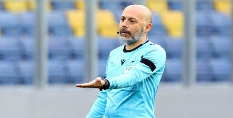 Başakşehir - Fenerbahçe maçını Cüneyt Çakır yönetecek