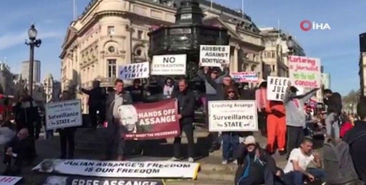 İngiltere'de WikiLeaks'in kurucusu Assange için gösteri düzenlendi