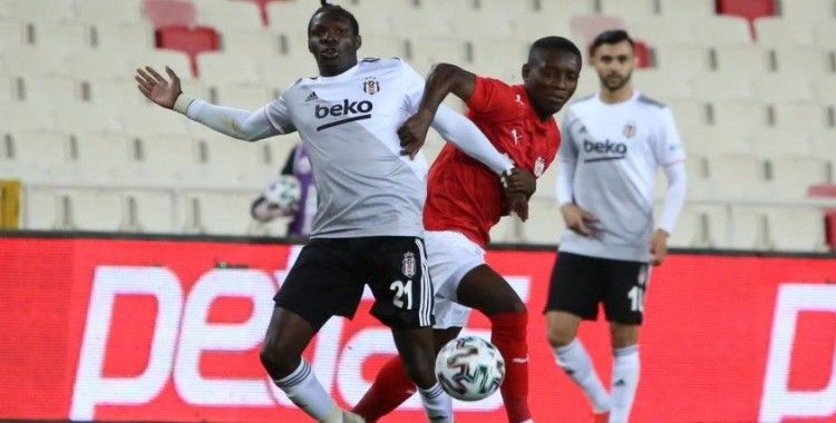 Süper Lig: D.G. Sivasspor: 0 - Beşiktaş: 0 (İlk yarı)
