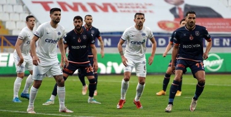 Süper Lig: Kasımpaşa: 0 - Medipol Başakşehir: 1 (İlk yarı)