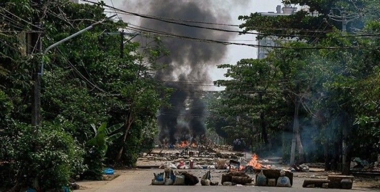 Myanmar'da güvenlik güçlerinin protestoculara müdahalesi sonucu ölenlerin sayısı 745'e yükseldi