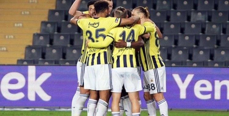 Süper Lig: Fenerbahçe: 3 - Kasımpaşa: 1 (İlk yarı)