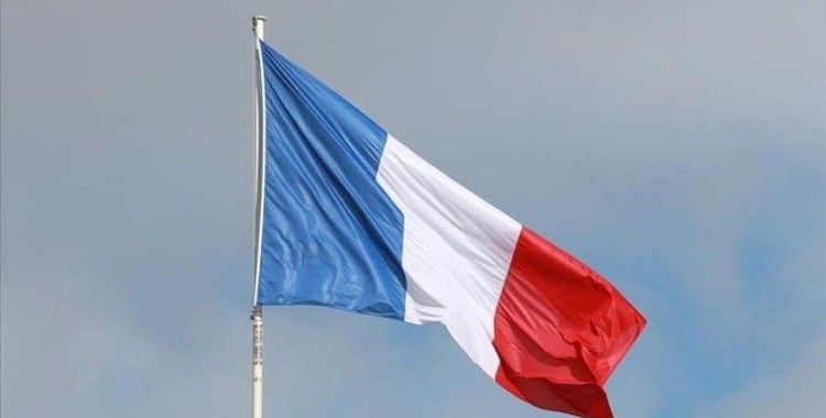 Fransa'da Renault çalışanları, fabrikada yöneticilerini rehin aldı