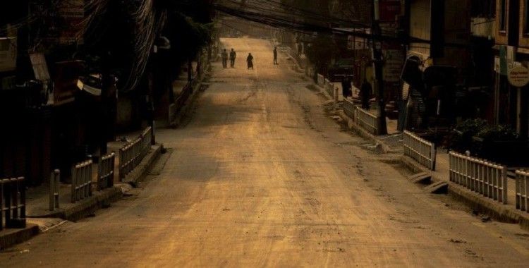 Nepal'in başkentinde artan Covid-19 vakaları kapanma kararı aldırdı