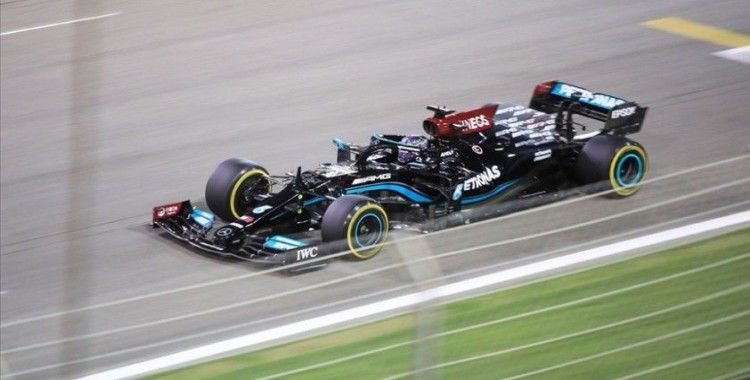 Lewis Hamilton, Formula 1 kariyerine gelecek sezon da devam etmek istiyor