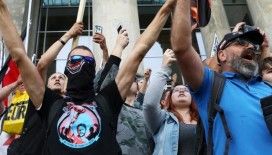 Alman iç istihbarat servisi, Kovid'i inkar eden ve kısıtlamaları protesto eden hareketleri takibe aldığını açıkladı
