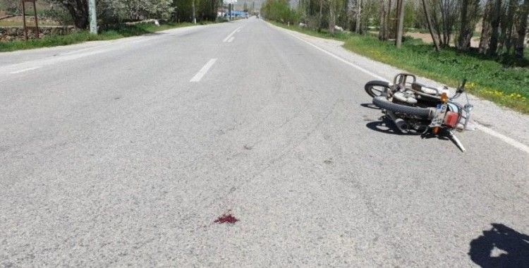 Şuhut'ta otomobil ile motosiklet çarpıştı: 1 yaralı