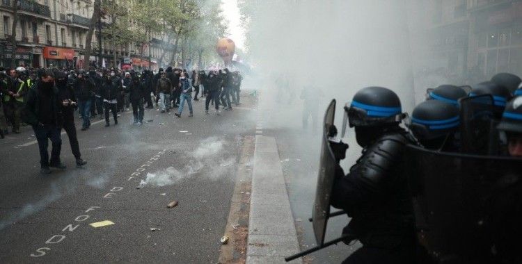 Fransa’da olaylı 1 Mayıs gösterileri: Polisten gazlı müdahale