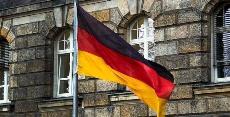 Almanya'da 'NSU 2.0' imzalı tehdit mektuplarıyla ilgili soruşturmada aşırı sağcı bir kişi gözaltına alındı