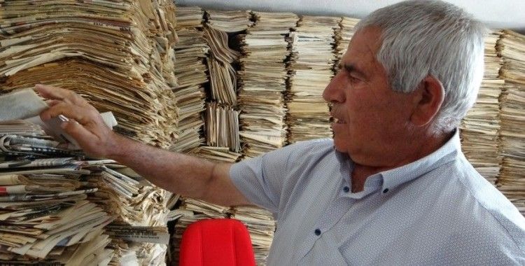53 yıldır okuduğu gazeteleri arşivliyor