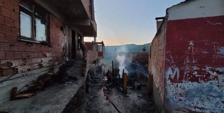 6 evin yandığı felaketin boyutu gündüz ortaya çıktı