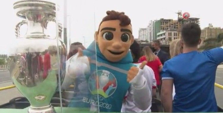 Euro 2020 şampiyonluk kupası Bakü sokaklarında turladı