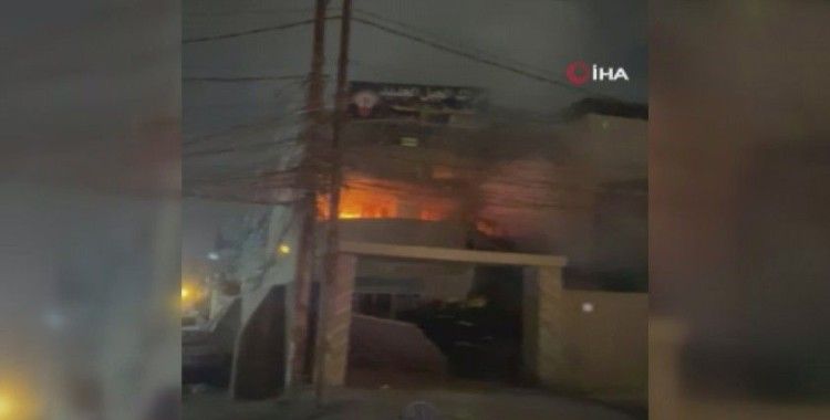 Irak’ta protestocular İslami Davet Partisi binasını ateşe verdi