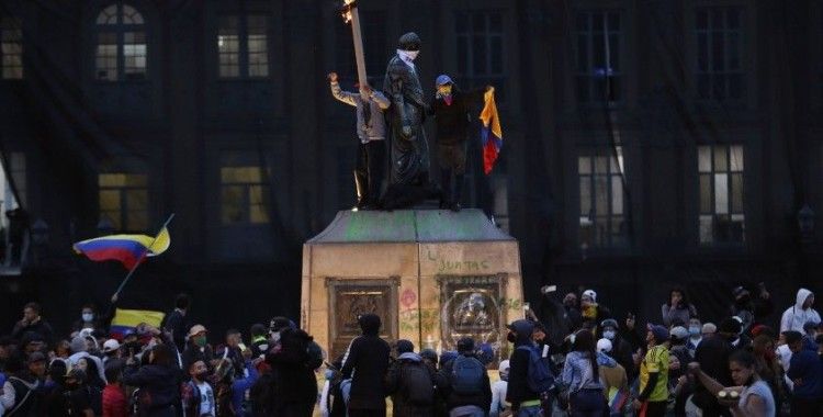 Kolombiya’da uzlaşma sağlanamadı, hükümet karşıtları tekrar sokağa indi