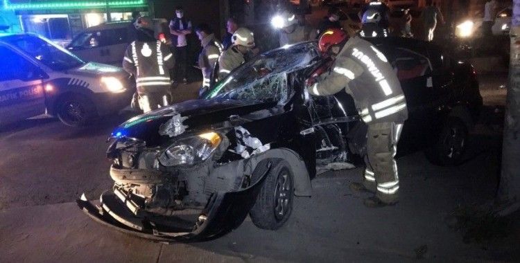 Şampiyonluk kutlamasına çıkan Beşiktaş taraftarları E-5’te kaza yaptı: 2 yaralı