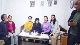 100 yaşına giren Esme nine ilk kez doğum günü kutladı