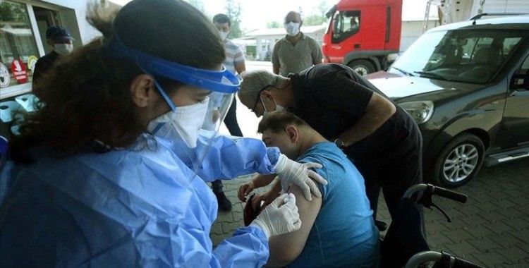 Kovid-19'la mücadele kapsamında uygulanan aşı miktarı 28 milyon 673 bin 272'ye ulaştı