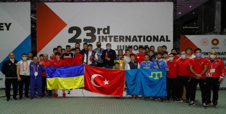 23. Uluslararası Gençler Şampiyonlar Güreş Turnuvası’nda Türkiye şampiyon oldu