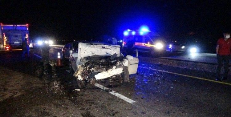 Diyarbakır’da iki otomobil kafa kafaya çarpıştı: 6 yaralı